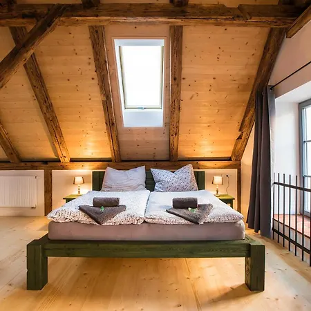 V Klenbach Apartman *